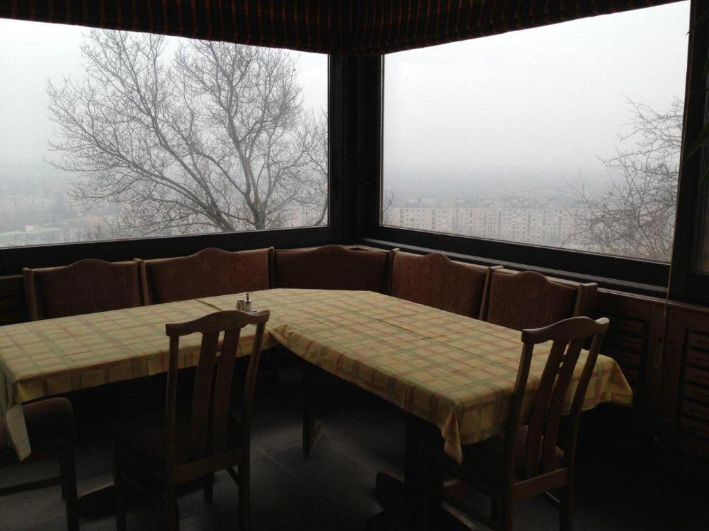 Panorama Panzio Bed & Breakfast Tatabanya Exterior photo