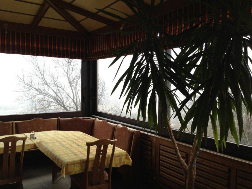 Panorama Panzio Bed & Breakfast Tatabanya Exterior photo